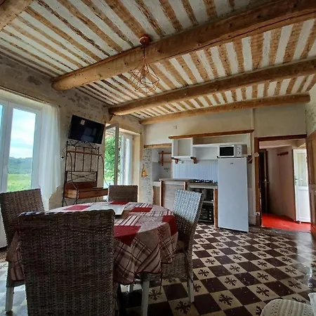 Veritable Mas Provencal Avec 3 En Pleine Nature * Cavillargues