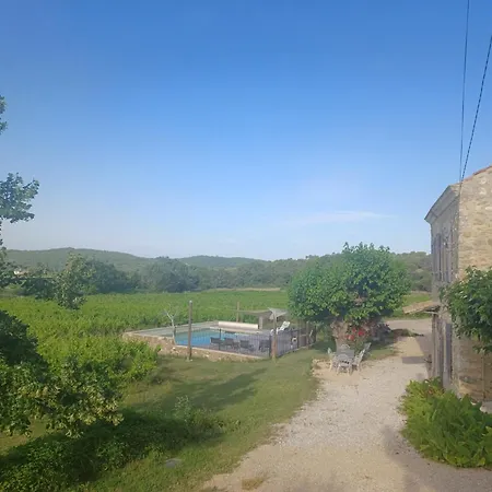 Veritable Mas Provencal Avec 3 En Pleine Nature