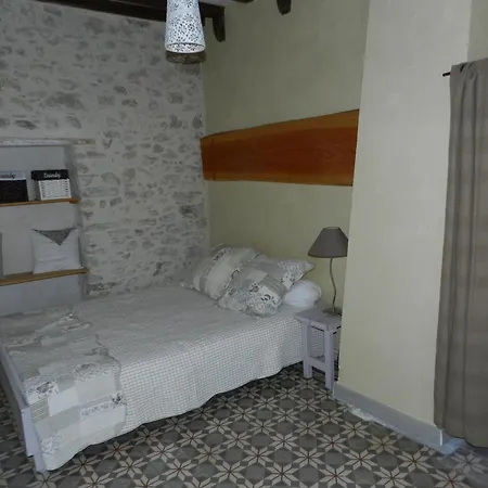 דירה Veritable Mas Provencal Avec 3 En Pleine Nature Cavillargues