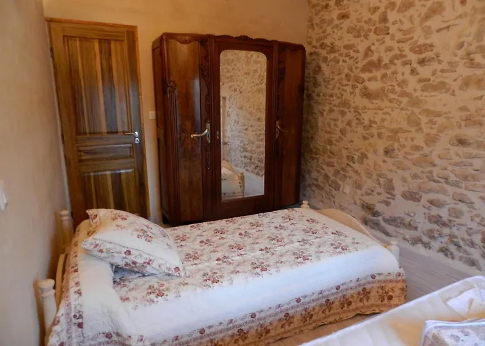 Veritable Mas Provencal Avec 3 En Pleine Nature Апартаменты