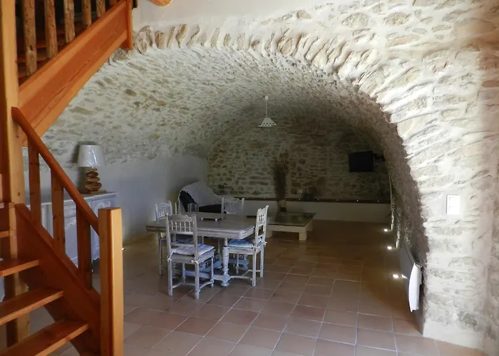 Veritable Mas Provencal Avec 3 En Pleine Nature *