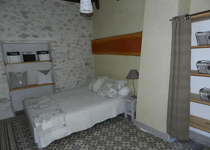 Апартаменты Veritable Mas Provencal Avec 3 En Pleine Nature Cavillargues